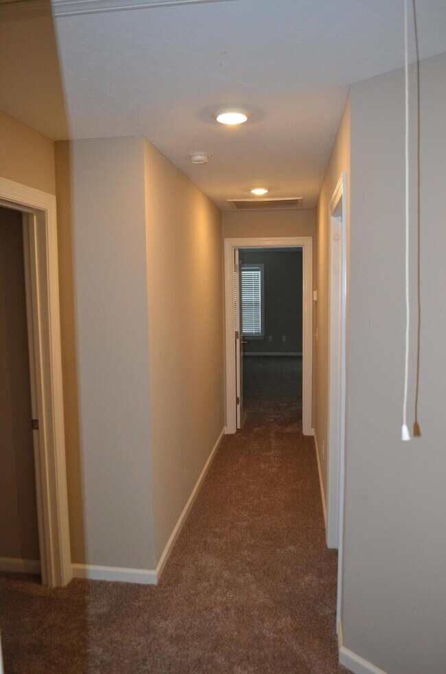 Building Photo - 1715 Davenport Dr