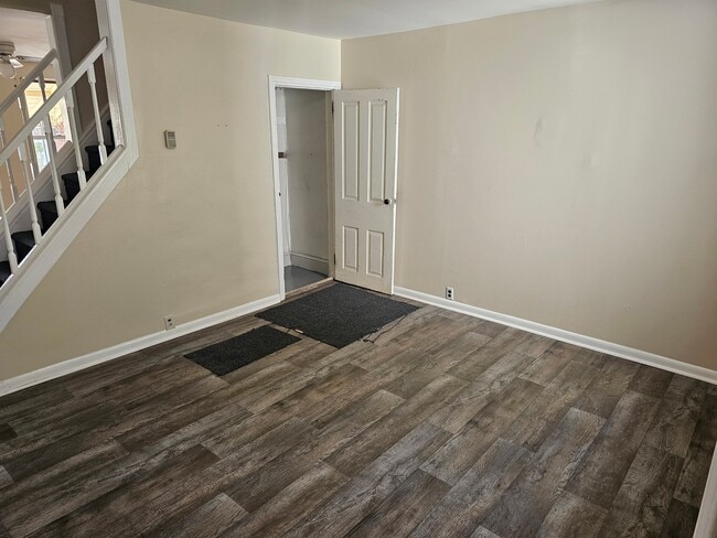 Building Photo - 313 Buttonwood St