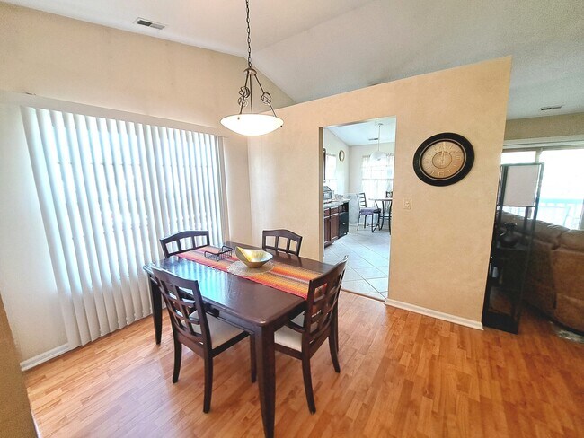 Building Photo - 216 Stoneybrook Ln