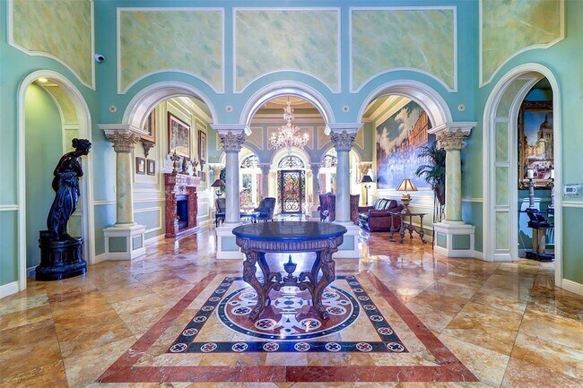 Building Photo - 2747 Via Capri
