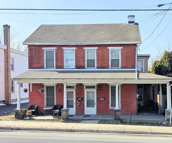 Building Photo - 1358 W Main St