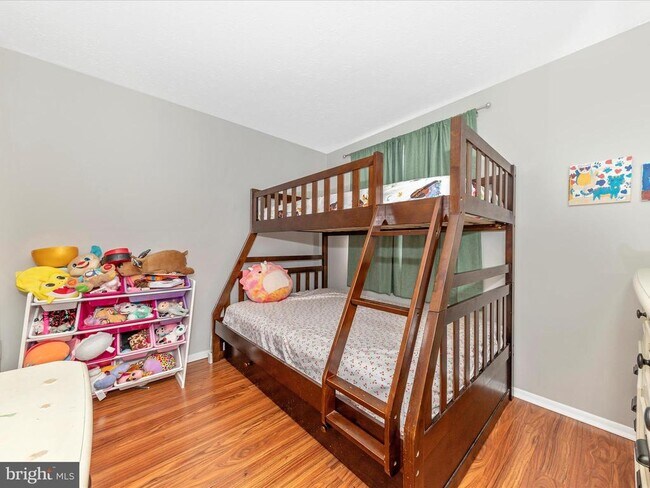 Building Photo - 12461 Quail Woods Dr