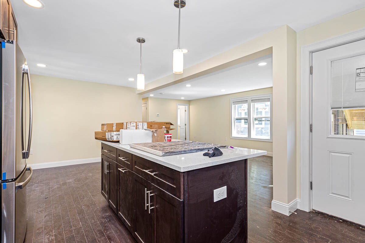 Building Photo - 72 Stanley Ave