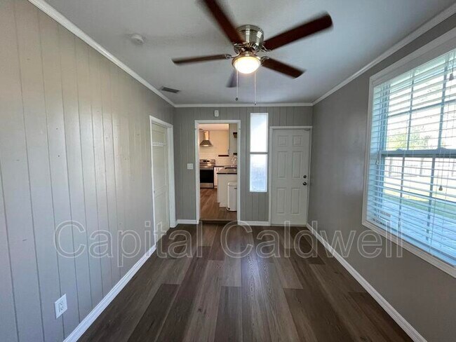 Building Photo - 1609 San Mateo Dr