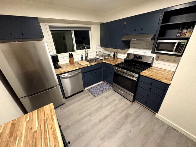 Building Photo - 720 N 10th St