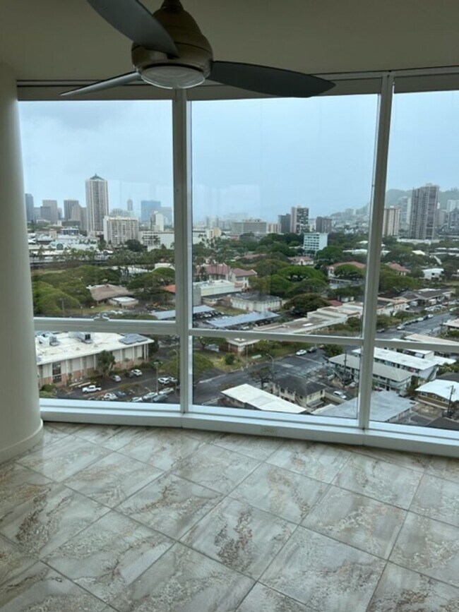 Building Photo - 1296 Kapiolani Blvd