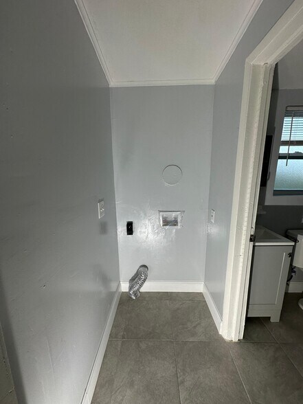 Building Photo - 1039 Phelps St