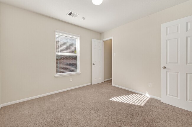 Building Photo - 3327 Tall Sycamore Trail