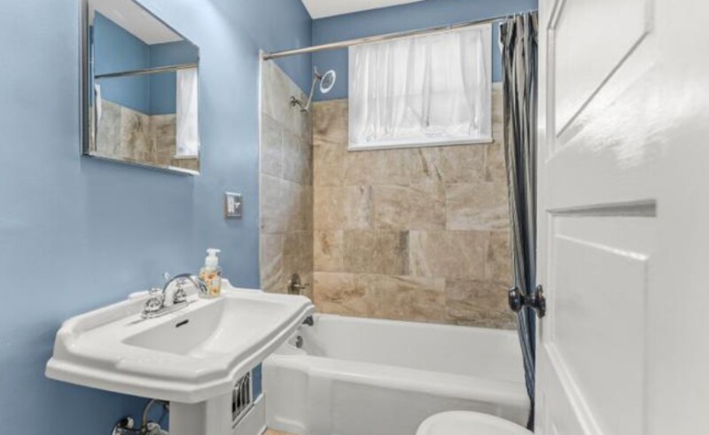 Building Photo - 312 Avondale Ave