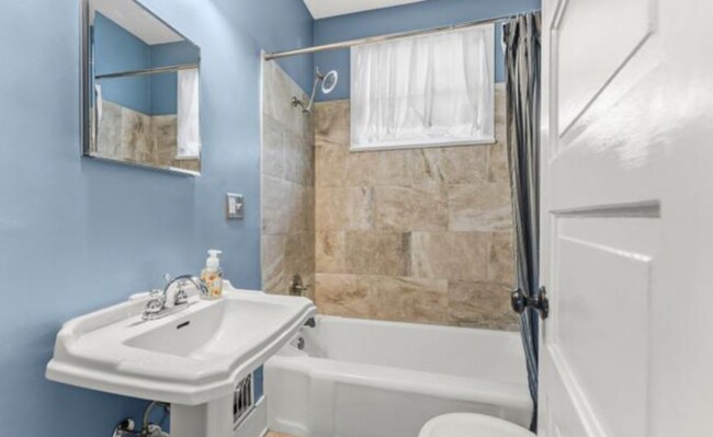 Building Photo - 312 Avondale Ave