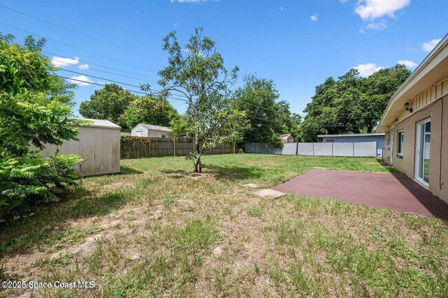 Building Photo - 855 Delano Rd