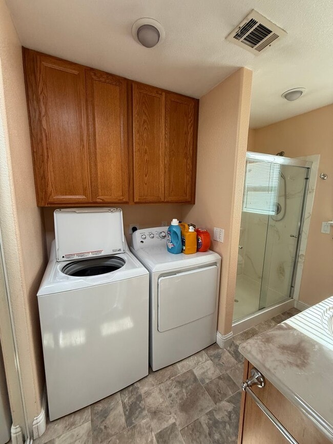 Building Photo - REDUCED RENTAL PRICE!!!