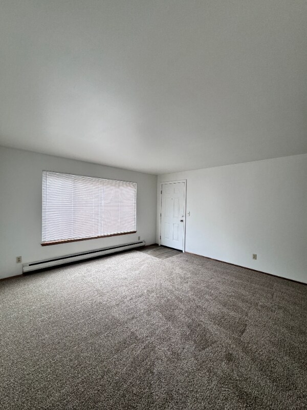 Building Photo - 3043 NE 140th St