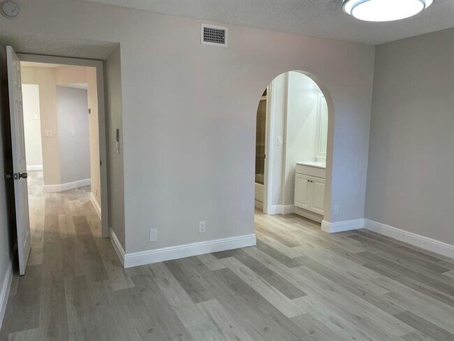 Building Photo - 5741 Riverside Dr