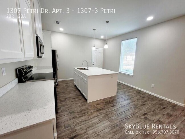 Building Photo - 1307 Petri Dr