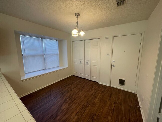 Building Photo - Nice 1 Story Home in Grand Prairie in Dall...