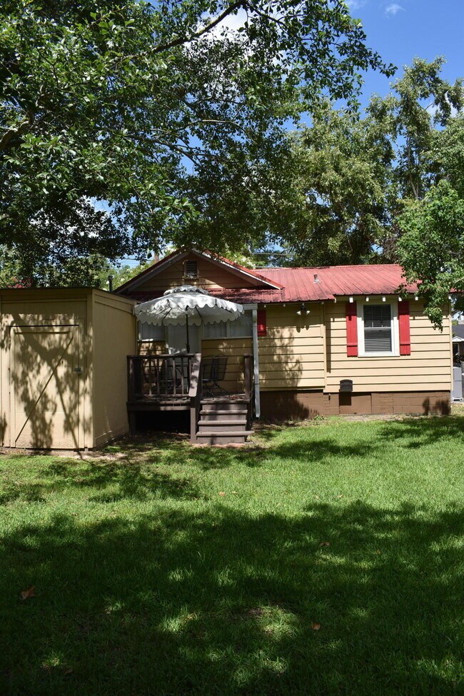 Building Photo - 324 Milledge Rd
