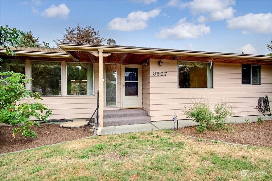 Building Photo - 3527 Shattuck Ave S