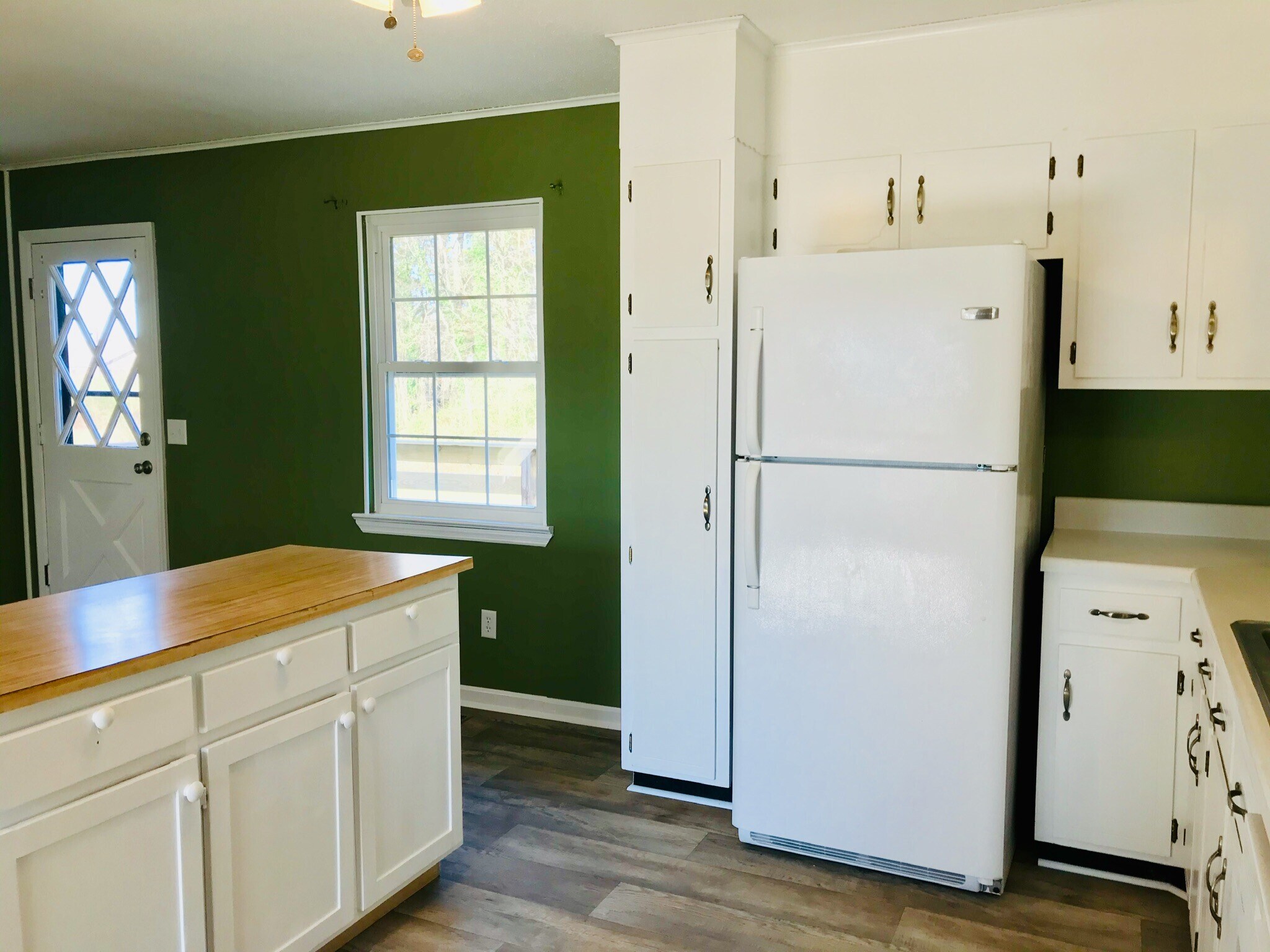 Kitchen - 9225 Amos Rd