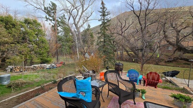 Building Photo - 22882 Carriage Dr