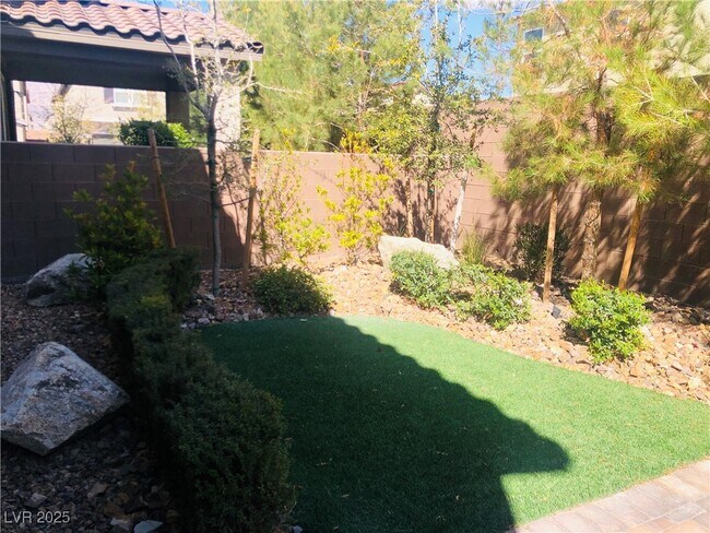 Building Photo - 7108 Adrian Peak St