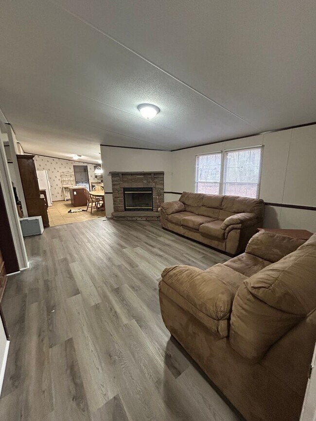 Building Photo - For Rent - Madison Co.-Comer, GA-New Hope Church Road-FURNISHED-4bedroom and 2bathroom-Right off ...