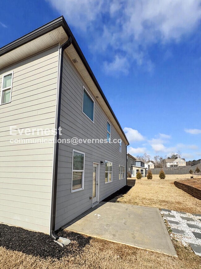 Building Photo - 320 Paxton LN