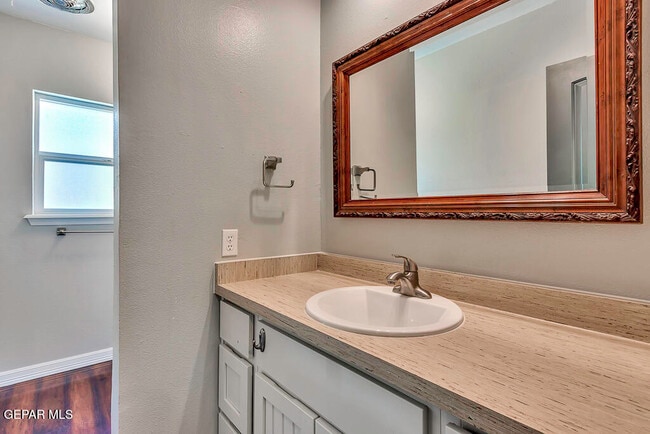 Building Photo - 9208 Shaver Dr