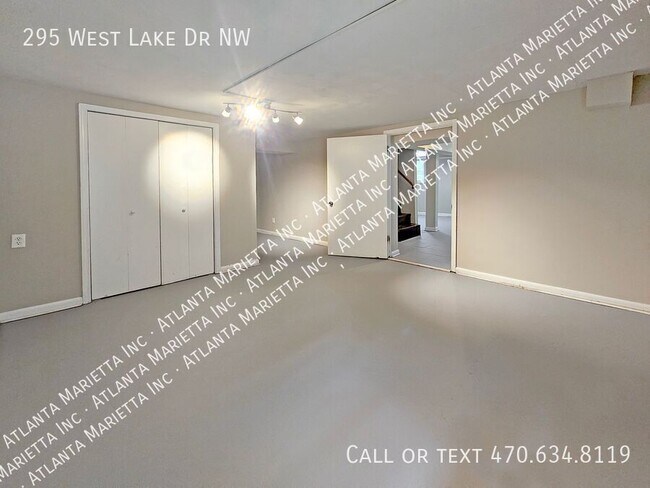 Building Photo - 295 W Lake Dr NW