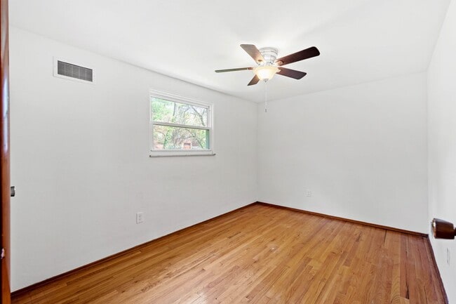 Building Photo - AVAILABLE JULY 1ST! UPDATED 3-bedroom!!