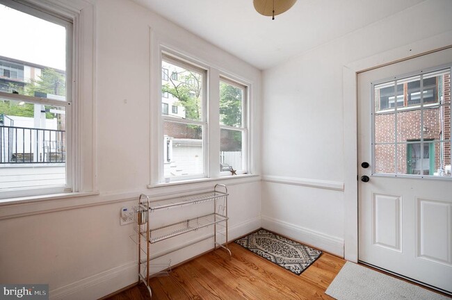 Building Photo - 1406 Lovering Ave