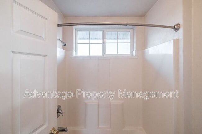 Building Photo - 2872 Raleigh Ct SE