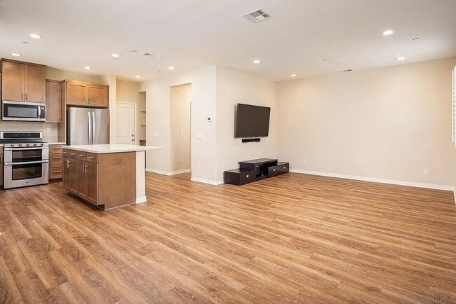 Building Photo - 518 Surfbird Ln