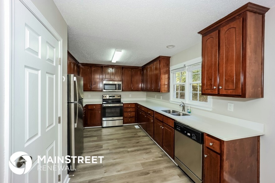 Building Photo - 130 Butterfield Ln