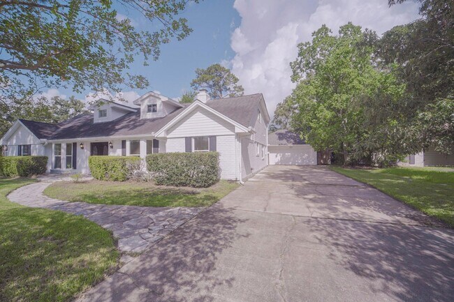 Building Photo - 1419 Chestnut Ridge Rd