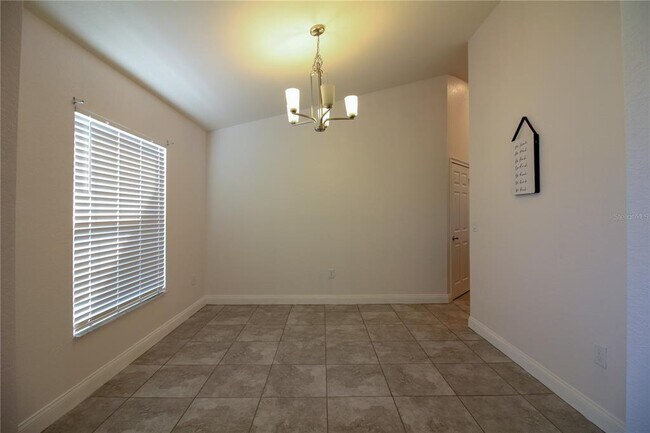 Building Photo - 5815 Christiansen Ct