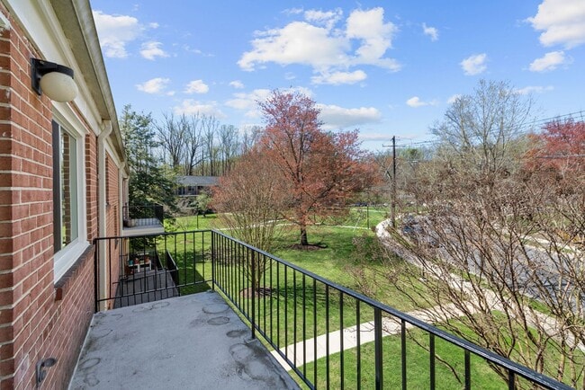 Building Photo - 2BD/2BA- Bethesda Condo in Parkside Community - Utilities Included