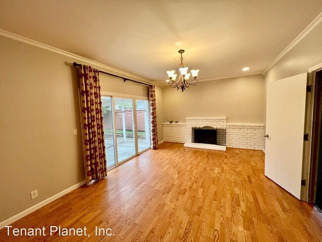 Building Photo - 3 br, 2 bath House - 1550 Magpie Ln