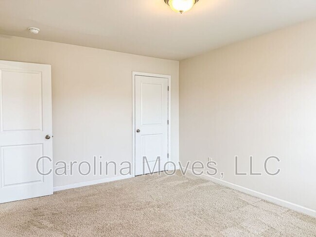 Building Photo - 537 Shrine Ct
