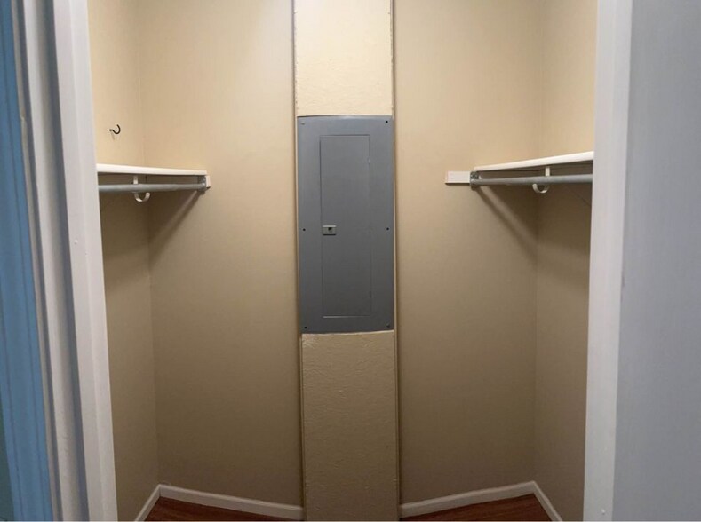 Building Photo - 1801 Heritage Rd