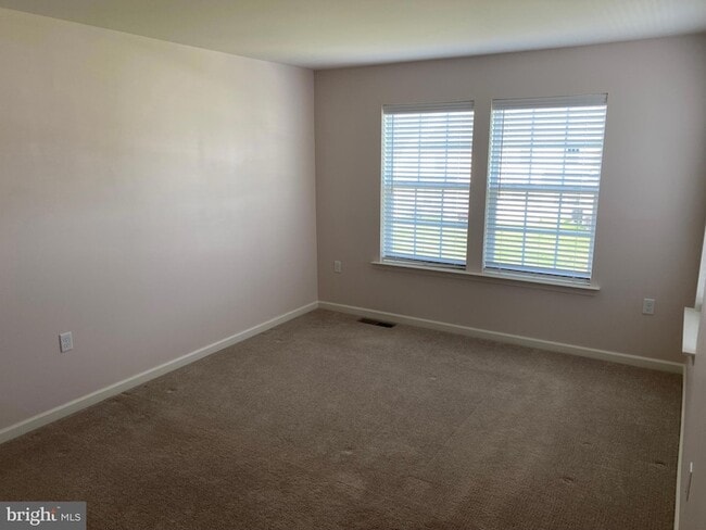 Building Photo - 37 Cecily Way