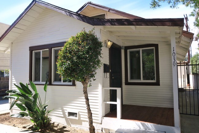 Front View - 1039 Allen Ave