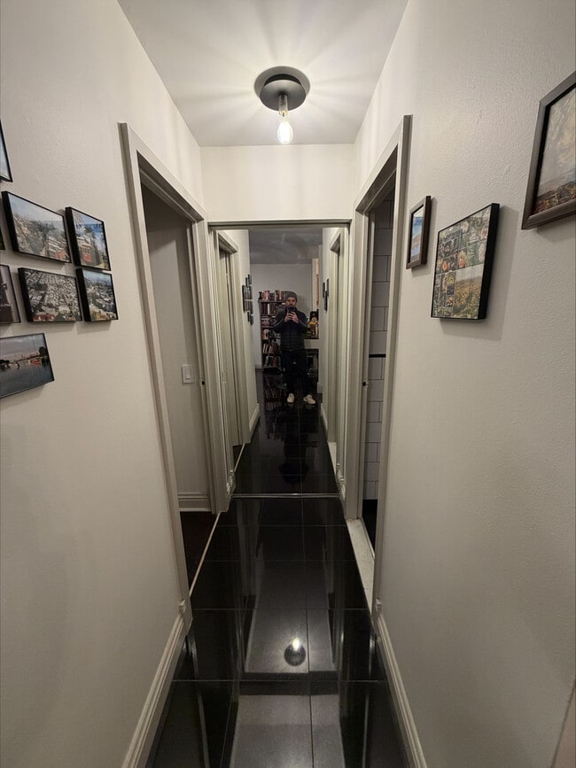 Building Photo - 5415 N Sheridan Rd