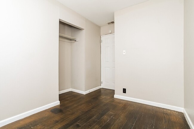 Building Photo - 1715 Monterey Ct