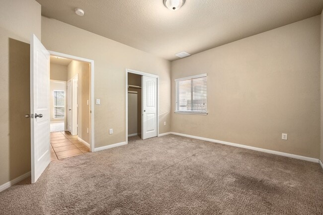 Building Photo - Spacious Home in Rancho Sienna!!!