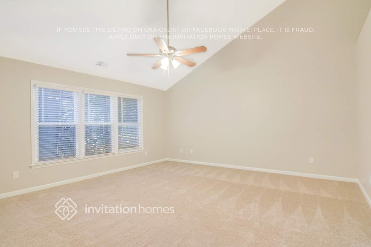 Building Photo - 305 Durington Pl