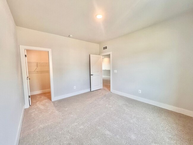 Building Photo - 1606 Koch Ct