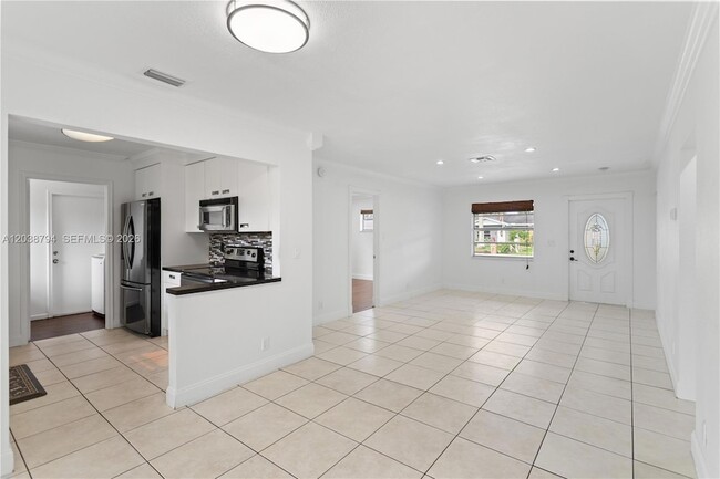 Building Photo - 4151 SW 56th Ave