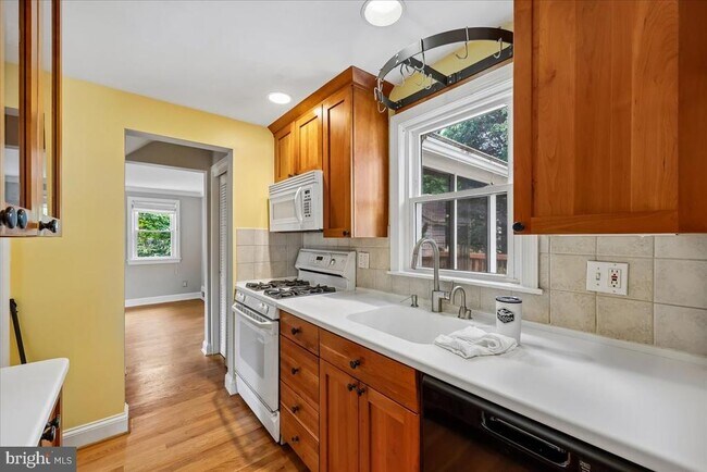 Building Photo - 4525 N Chelsea Ln
