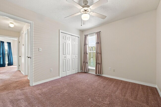 Building Photo - 148 Meadowbrook Ct
